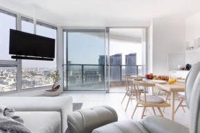 Deluxe High Life Apartment in Top Tel Aviv Neighborhood